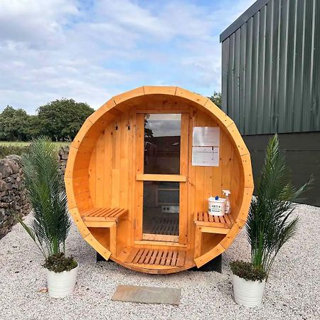 Clover Cottage Beeley Exterior foto
